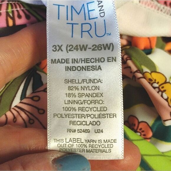 Time & Tru White Floral Front Cutout One Piece Swimsuit Plussize 3X - Picture 12 of 16